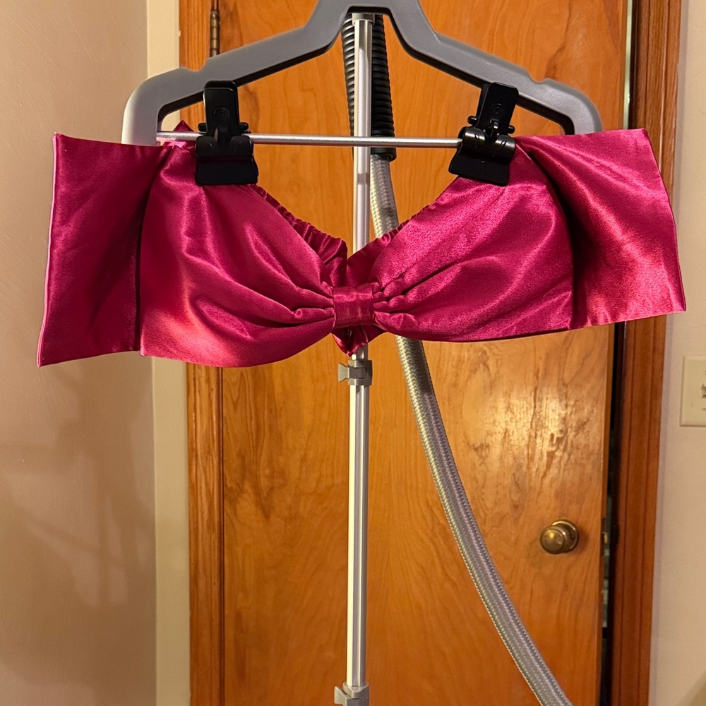 Elegant Pink Satin elastic Belt with bow. Belt measures 37” before any stretch.